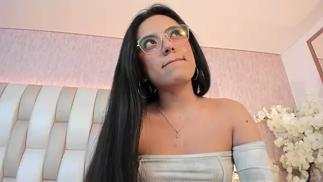 Snapshot of Rebeca_jones chatting on February 2025 07:27:01 PM Rebeca jones online show from February 2025 07:27:01 PM