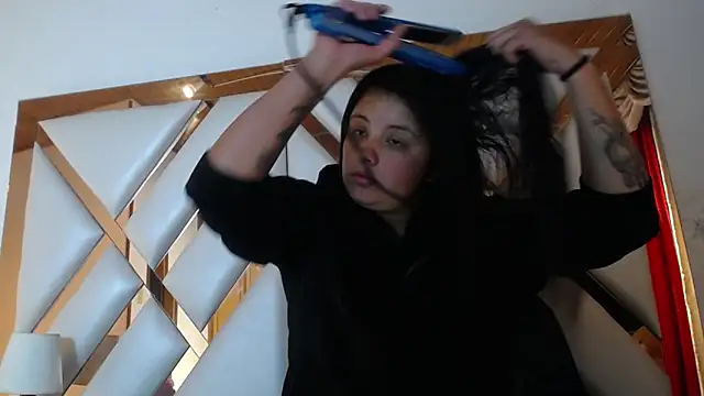 Snapshot of nathaly_low1 chatting on April 2026 12:44:02 PM nathaly low1 online show from April 2026 12:44:02 PM