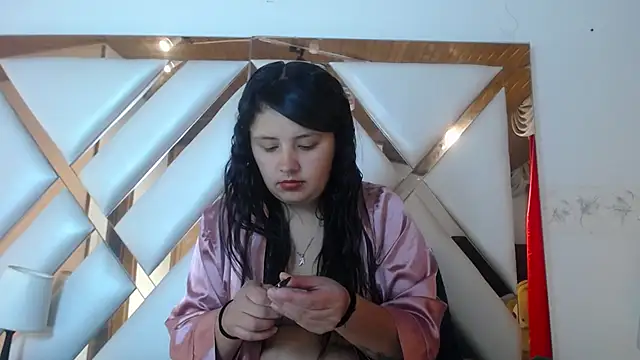 Snapshot of nathaly_low1 chatting on May 2026 01:19:01 PM nathaly low1 online show from May 2026 01:19:01 PM
