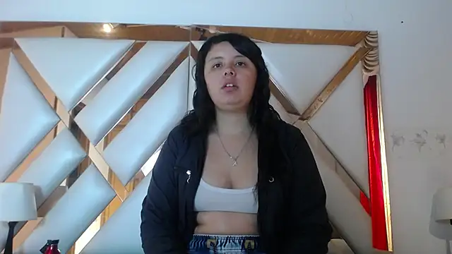 Snapshot of nathaly_low1 chatting on May 2026 01:18:01 PM nathaly low1 online show from May 2026 01:18:01 PM