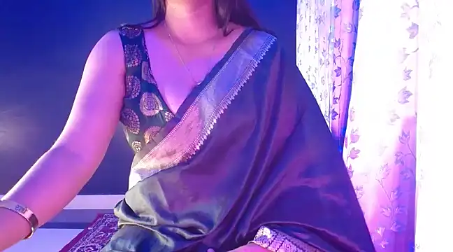 Snapshot of janifer001 chatting on December 2024 04:04:01 AM janifer001 online show from December 2024 04:04:01 AM