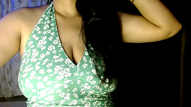 janifer001 online show from February 2026 12:07:01 AM