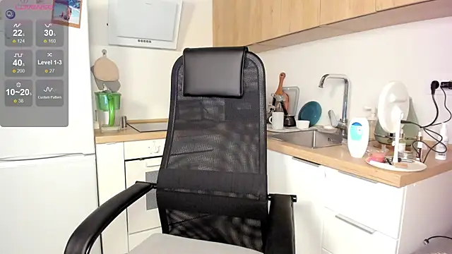 Snapshot of DannaEvan chatting on November 2025 03:03:02 PM DannaEvan online show from November 2025 03:03:02 PM