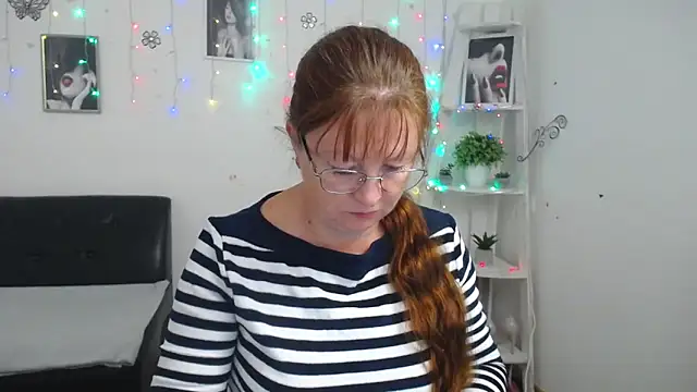 VanessaHotts online show from October 2025 05:07:02 AM