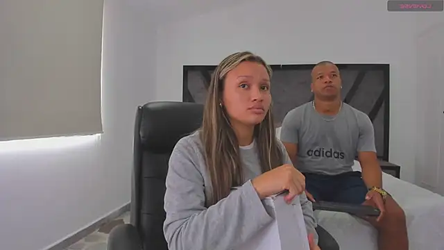 AnnieAndStefan online show from February 2025 04:08:01 PM