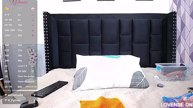 naughty ebonyy online show from March 2025 02:59:01 AM