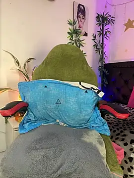 lonely shewolf online show from February 2026 04:51:01 PM