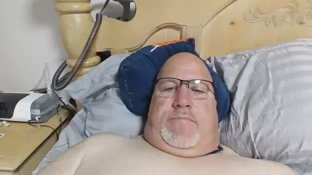 Bigbear0563 online show from April 2026 03:45:01 PM