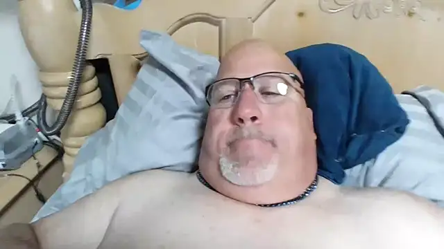 Bigbear0563 online show from April 2026 04:01:01 PM