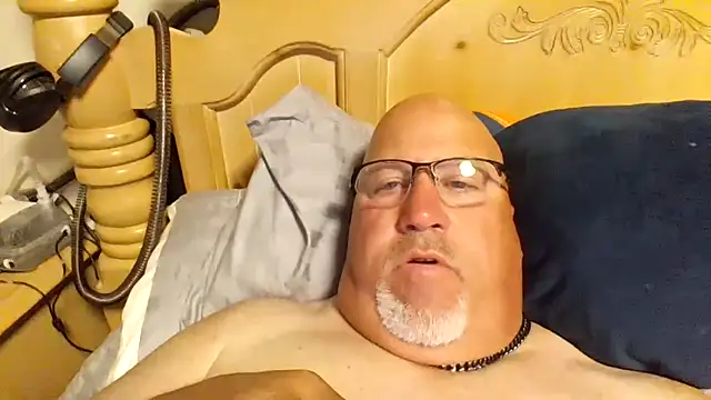 Snapshot of Bigbear0563 chatting on June 2026 06:04:02 AM Bigbear0563 online show from June 2026 06:04:02 AM
