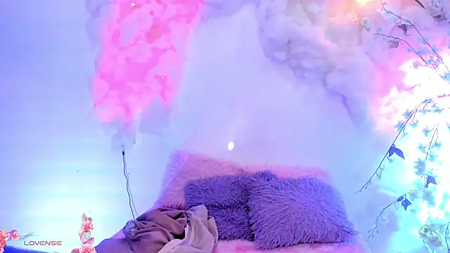 Mey moon online show from January 2025 08:39:01 PM