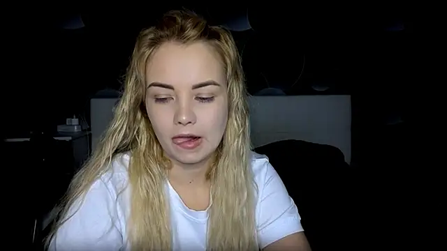 StephanieSweety online show from November 2025 06:57:01 AM