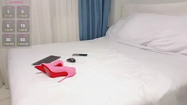 missmiamore online show from December 2024 08:36:02 PM