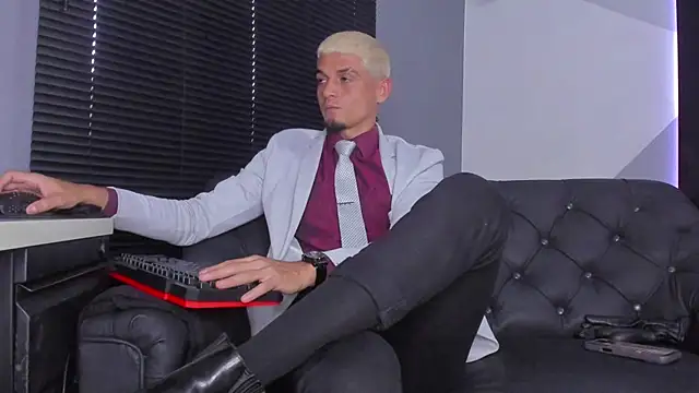 massimo g online show from December 2025 10:17:02 PM