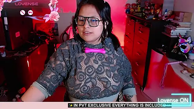 Snapshot of _lilith_heavy chatting on November 2025 06:49:01 AM lilith heavy online show from November 2025 06:49:01 AM