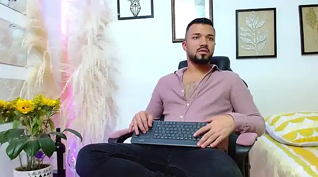 Snapshot of mathew_vidal1 chatting on February 2025 10:13:01 PM mathew vidal1 online show from February 2025 10:13:01 PM