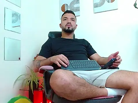 Snapshot of mathew_vidal1 chatting on November 2025 09:57:02 PM mathew vidal1 online show from November 2025 09:57:02 PM