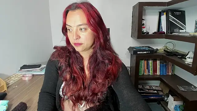 Redwidow   online show from February 2026 01:20:01 PM