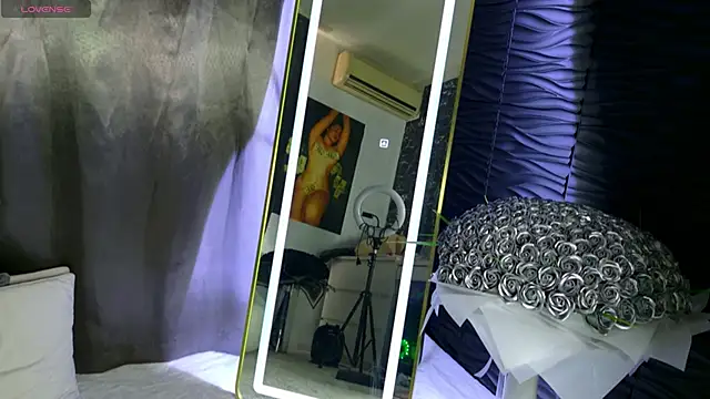 moniqque online show from March 2025 11:38:02 AM