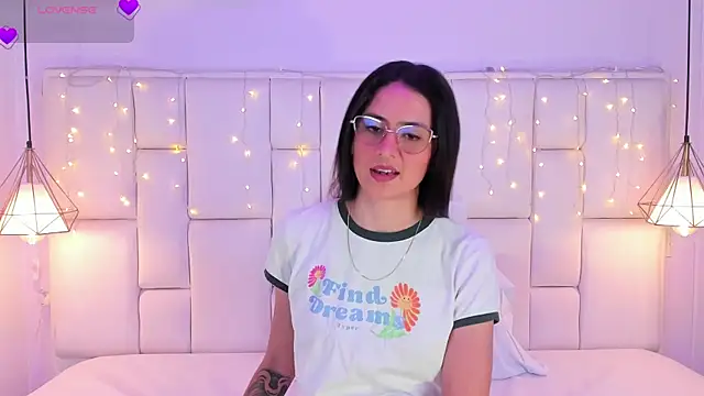 SarahSophia  online show from February 2025 11:42:01 AM