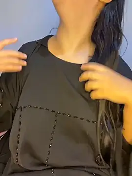 Snapshot of Mayacrayzi chatting on October 2025 09:29:02 AM Mayacrayzi online show from October 2025 09:29:02 AM