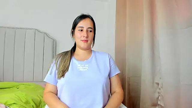 Hanna86 online show from November 2025 07:34:02 PM