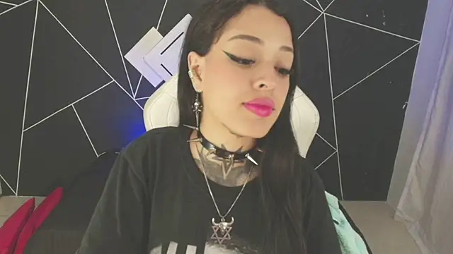 farichell online show from September 2025 08:45:01 PM