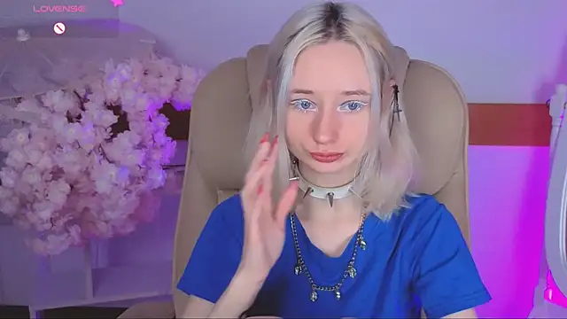 Katia Kim online show from December 2025 06:20:02 AM