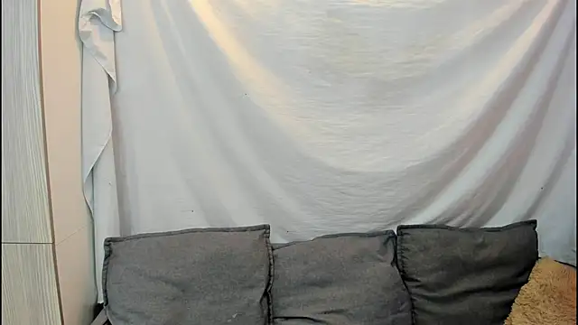 Mhelanny2 online show from December 2025 06:45:02 PM