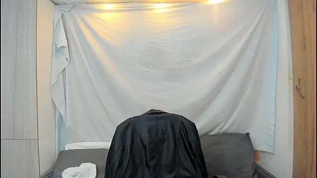 Mhelanny2 online show from January 2026 02:33:02 PM