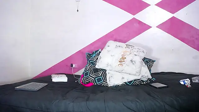 MIA luxce29 online show from January 2025 03:47:01 AM