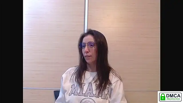 Snapshot of Sophi_Cute chatting on April 2026 11:47:01 AM Sophi Cute online show from April 2026 11:47:01 AM