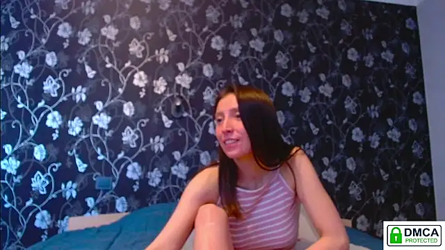 Snapshot of Sophi_Cute chatting on April 2026 11:35:01 AM Sophi Cute online show from April 2026 11:35:01 AM