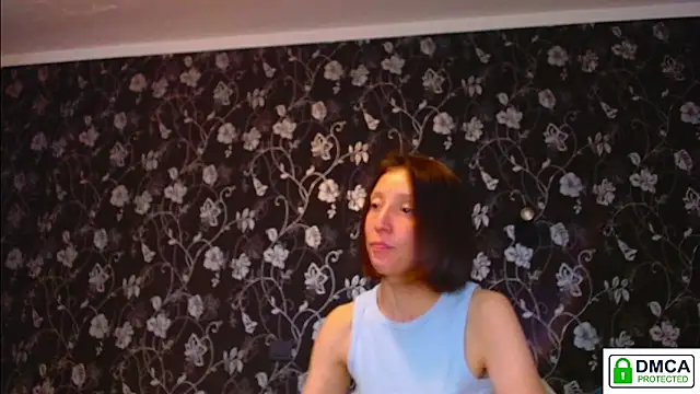 Snapshot of Sophi_Cute chatting on May 2026 01:08:02 PM Sophi Cute online show from May 2026 01:08:02 PM