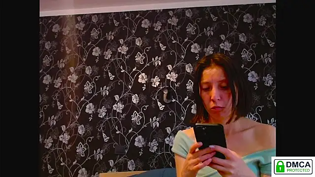Snapshot of Sophi_Cute chatting on June 2026 01:35:01 PM Sophi Cute online show from June 2026 01:35:01 PM
