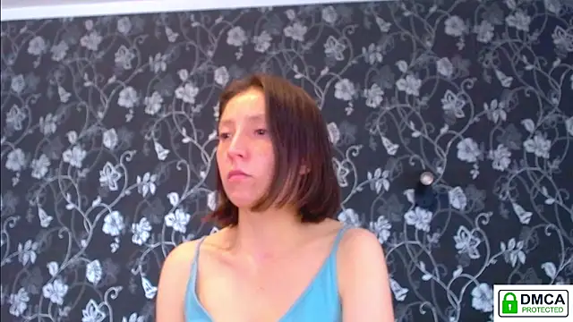Snapshot of Sophi_Cute chatting on June 2026 11:00:02 AM Sophi Cute online show from June 2026 11:00:02 AM