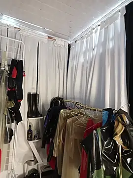 Snapshot of LatexDevil_Blondie chatting on June 2026 09:30:01 PM LatexDevil Blondie online show from June 2026 09:30:01 PM