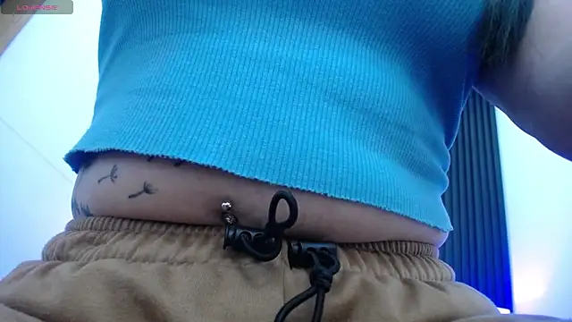 alicia moom online show from February 2025 06:56:02 PM