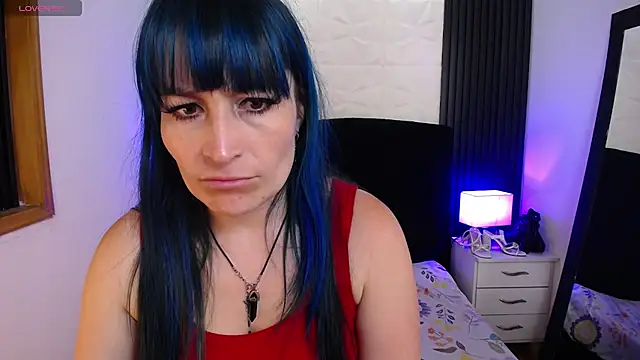 alicia moom online show from February 2025 07:41:02 PM