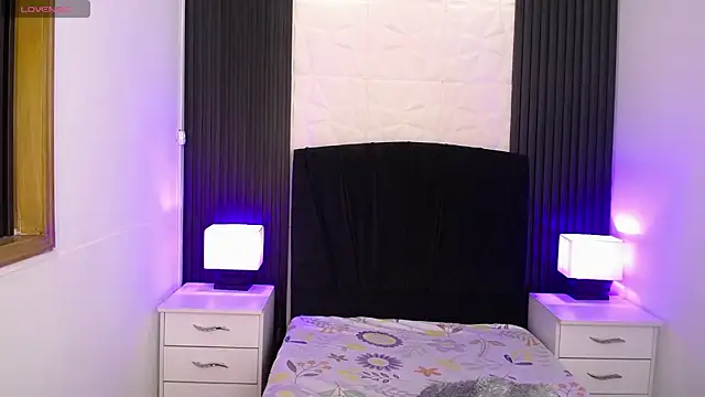 alicia moom online show from March 2025 01:25:02 PM