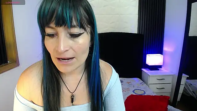 alicia moom online show from March 2025 02:14:01 PM