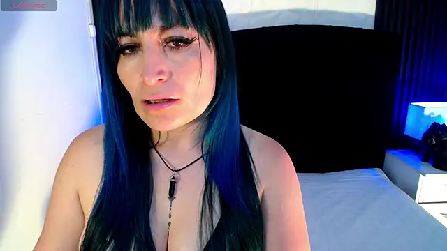 Snapshot of alicia_moom chatting on February 2026 07:39:01 PM alicia moom online show from February 2026 07:39:01 PM