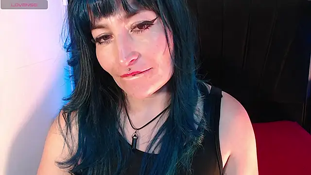 Snapshot of alicia_moom chatting on July 2026 08:01:01 PM alicia moom online show from July 2026 08:01:01 PM