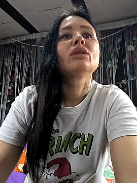 KikiXRed online show from April 2026 08:43:01 AM