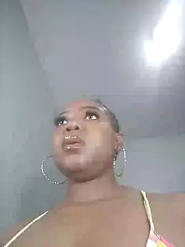 Snapshot of Sexypresh302 chatting on February 2025 12:28:01 AM Sexypresh302 online show from February 2025 12:28:01 AM