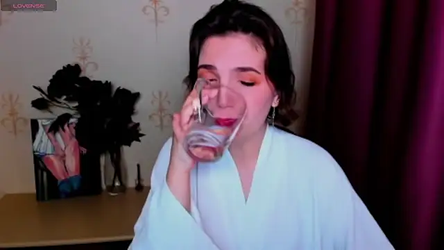 KindHazelHere  online show from September 2025 08:14:01 PM