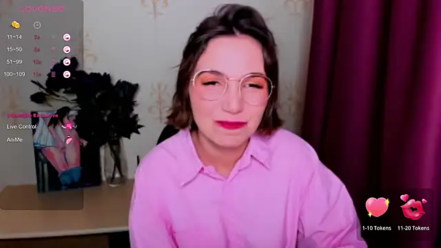 KindHazelHere  online show from September 2025 09:30:01 PM