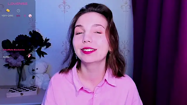 KindHazelHere  online show from April 2026 10:18:01 PM