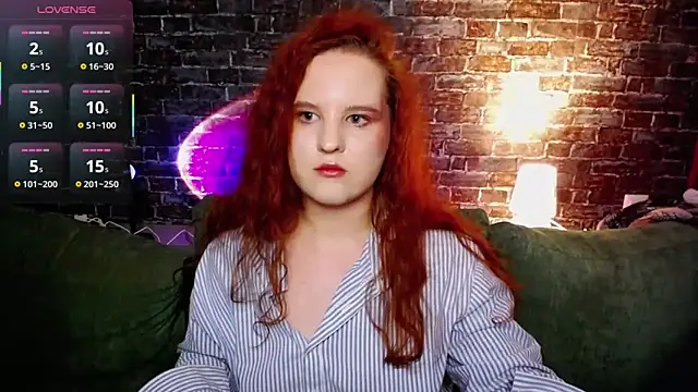 FlowerOfFreedom  online show from December 2025 07:10:01 PM