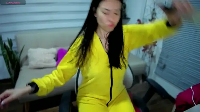 Lunlunera online show from April 2026 05:18:02 AM